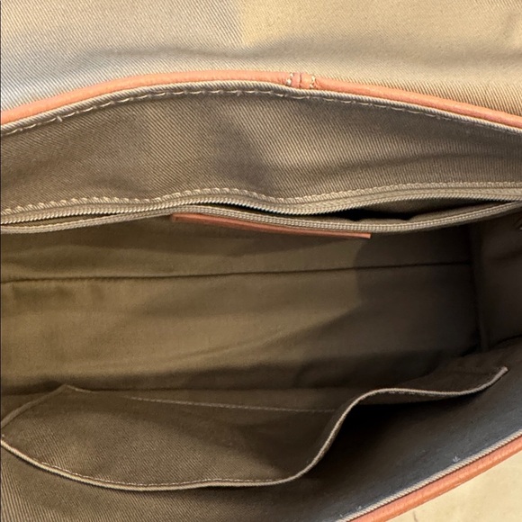 Nearly New! Talbots Pink Leather Bag - Picture 10 of 14